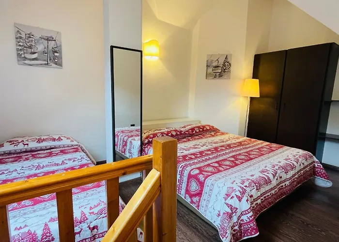 Zwei-zimmer-wohnung Im Dachgeschoss 4 P- L- Frejus By Interhome